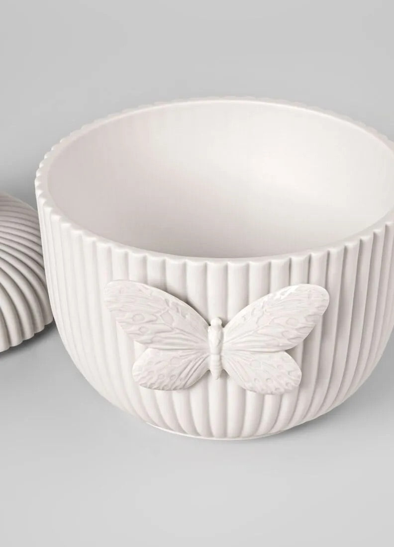 Buy Authentic Lladró Lladró Lady Luck by Olga Hanono Jewelry Box Jewelry Box - FormFluent Sydney Australia