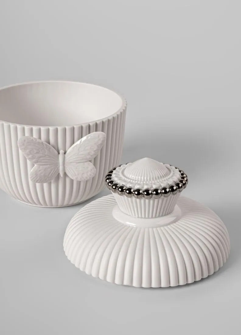 Buy Authentic Lladró Lladró Lady Luck by Olga Hanono Jewelry Box Jewelry Box - FormFluent Sydney Australia