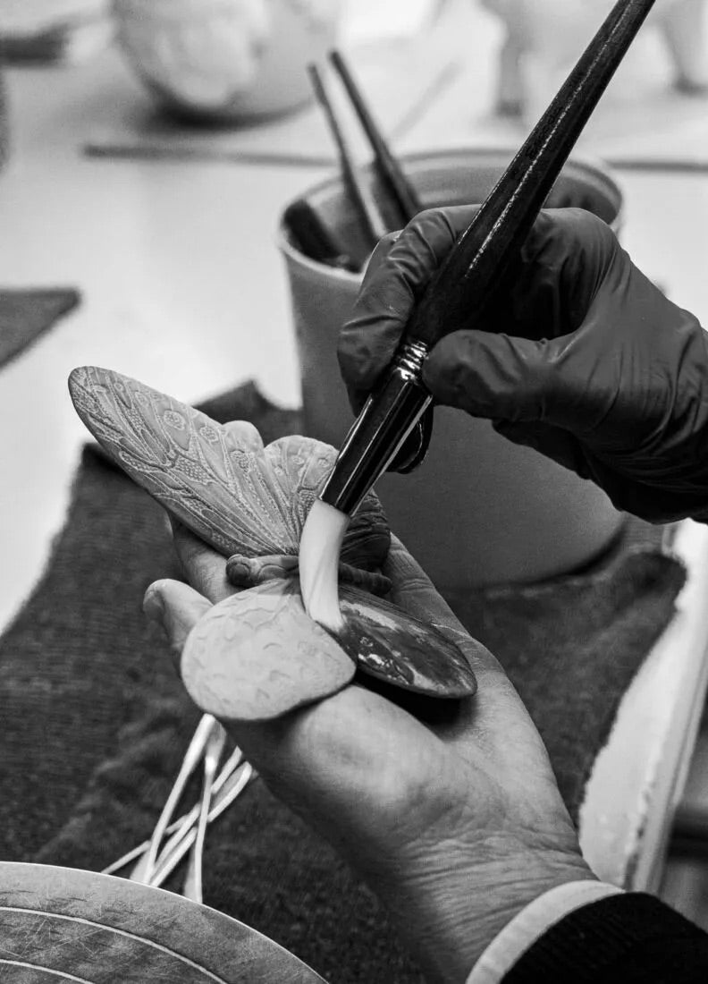 Buy Authentic Lladró Lladró Lady Luck by Olga Hanono Vase Vase - FormFluent Sydney Australia