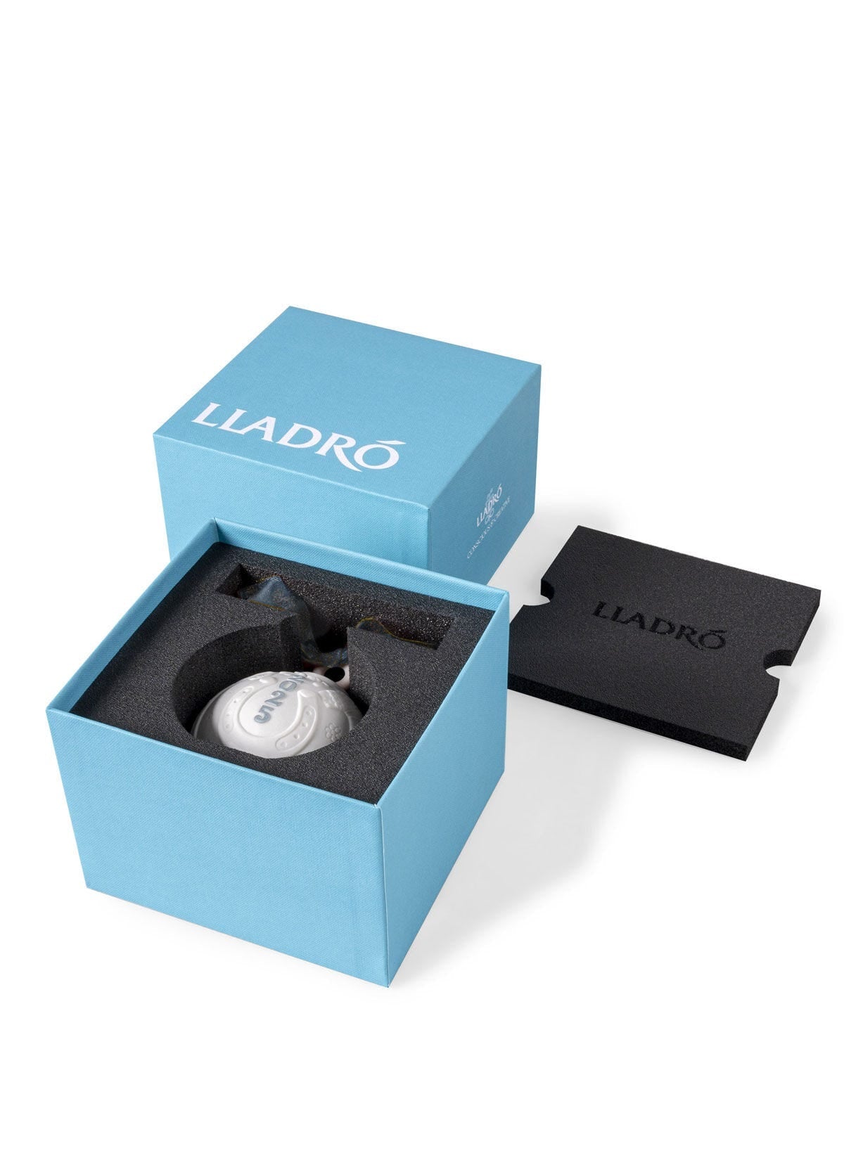 Lladró Lladró 2025 Christmas Ball Limited Edition Ornament - FormFluent Sydney Australia