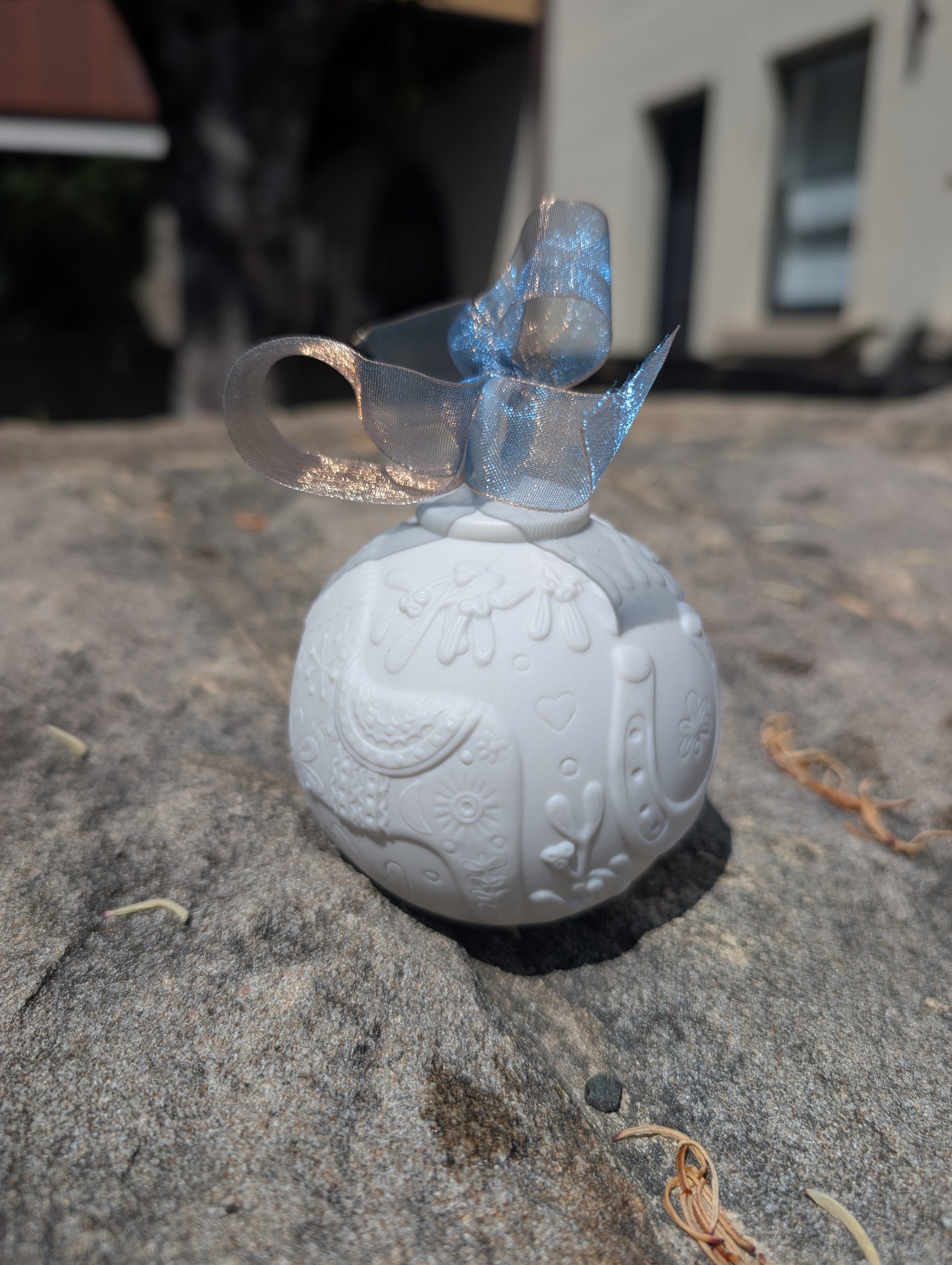 Buy Authentic Lladró Lladró 2025 Christmas Ball Limited Edition Ornament - FormFluent Sydney Australia