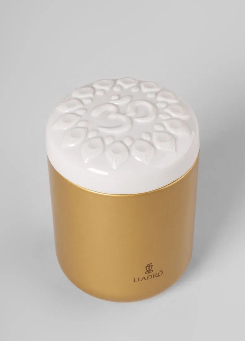 Buy Authentic Lladró Lladró Om candle - Gardens of Valencia Candle - FormFluent Sydney Australia