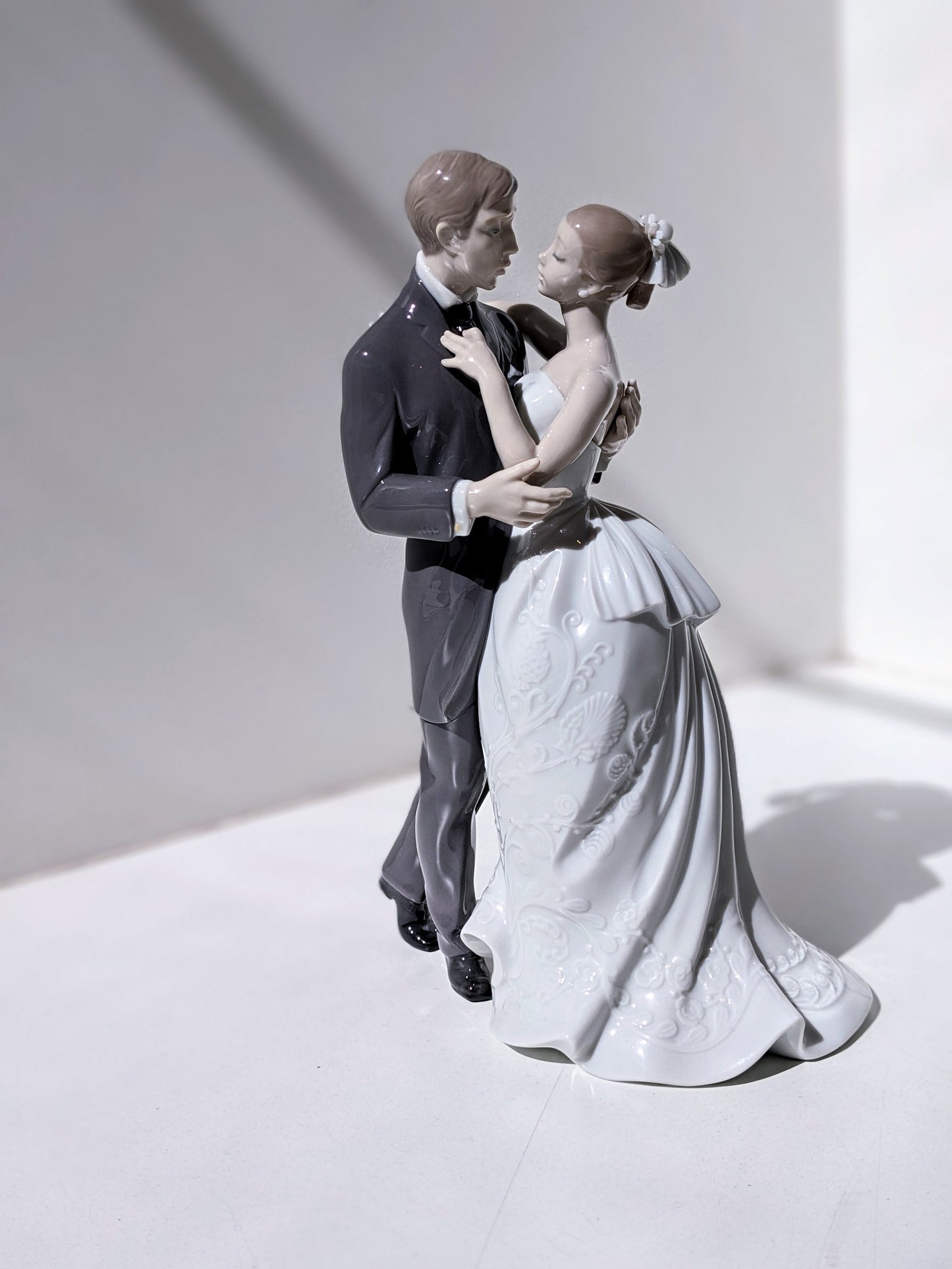 Lover's Waltz Couple Figurine - FormFluent
