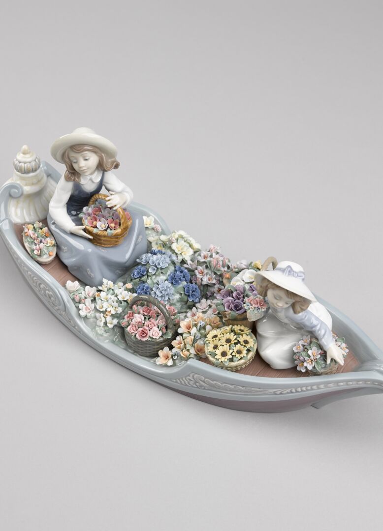 Flowers Forever Girls Sculpture - FormFluent