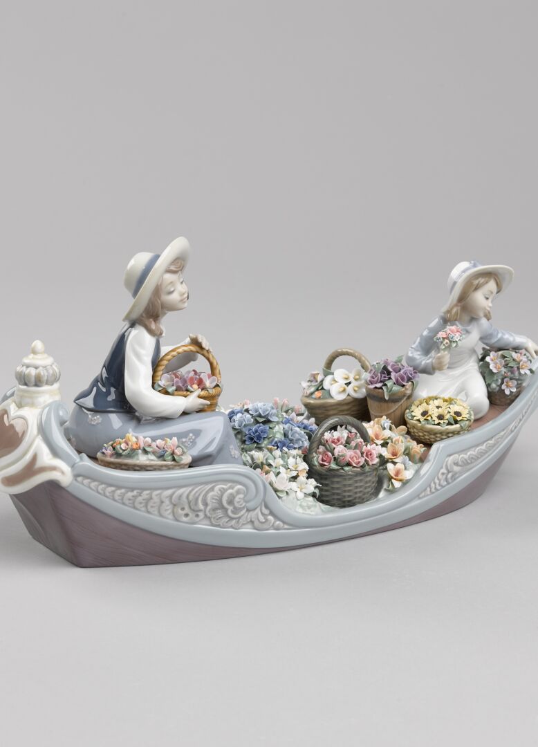 Flowers Forever Girls Sculpture - FormFluent