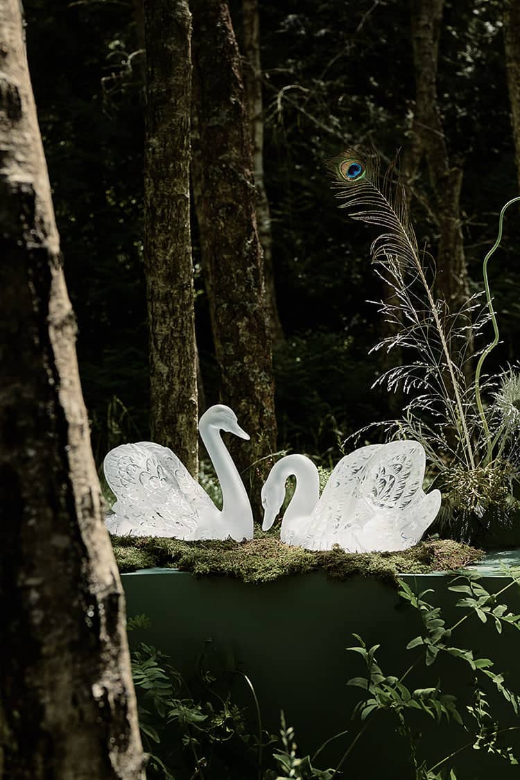 Lalique Swan Head Up Sculpture - Clear Crystal Sculpture by Lalique at FormFluent Sydney, Australia