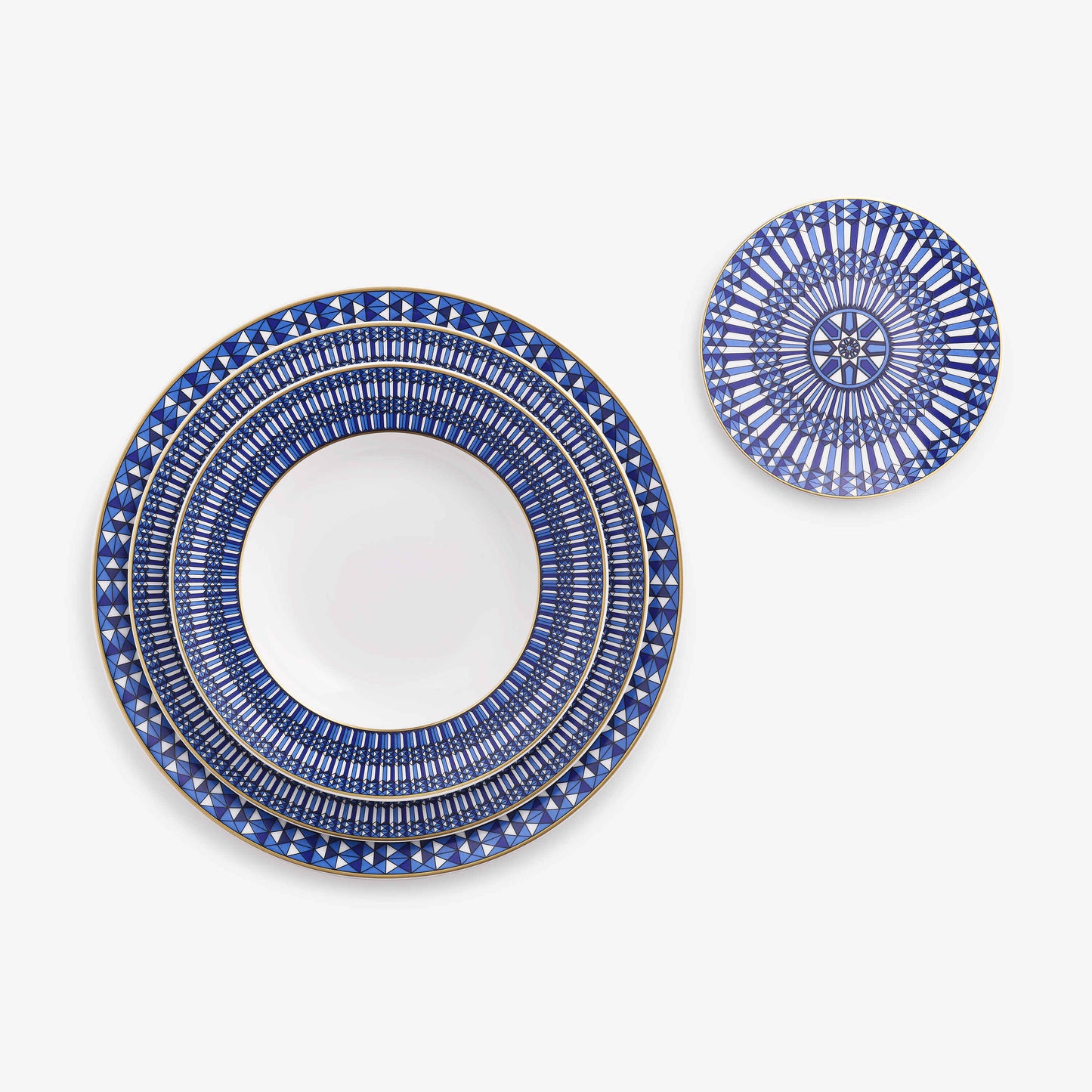 Baccarat Arcadia Blue Show/Charger Plate