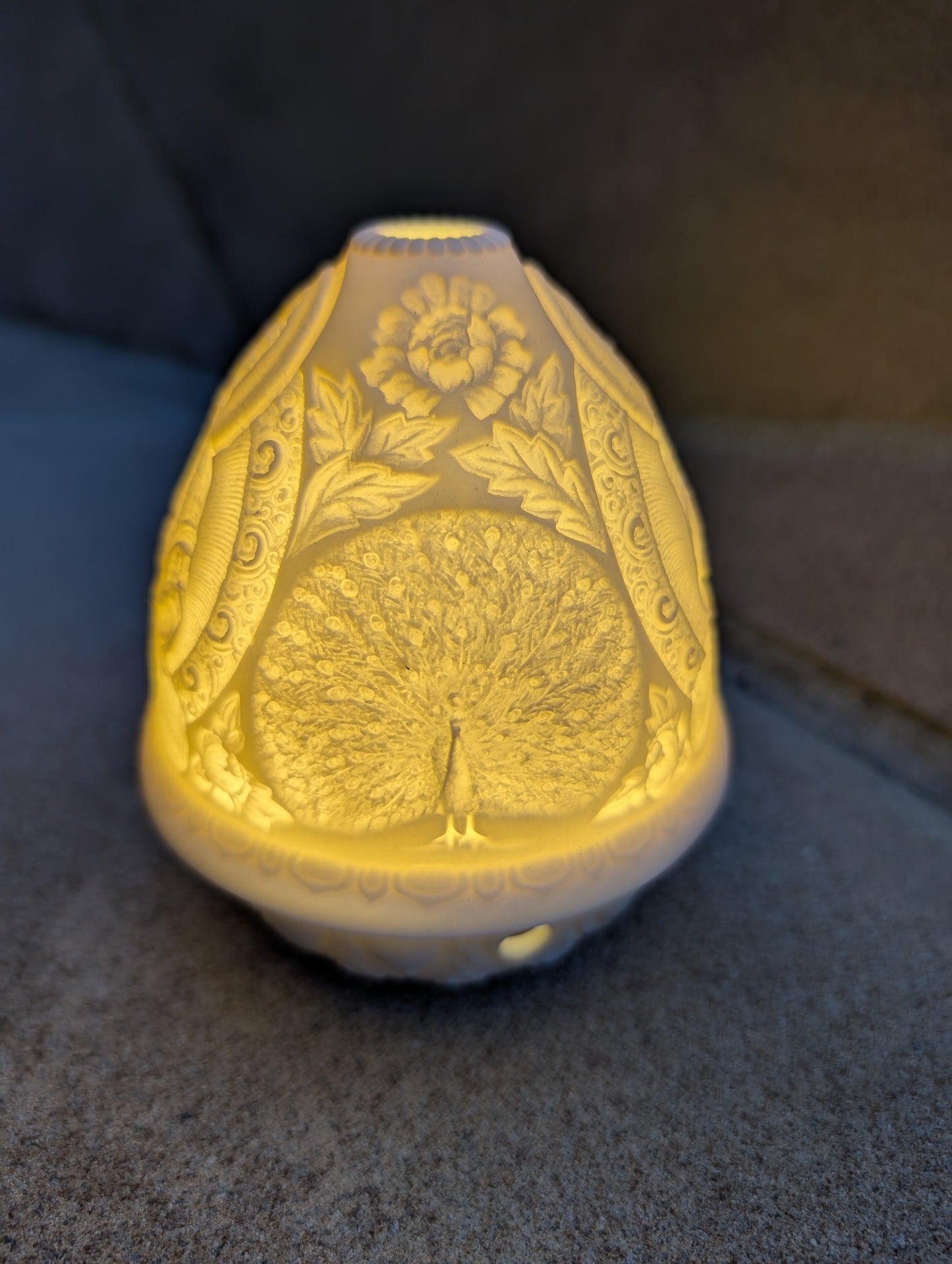Lladró Lladró Buddha Lithophane - FormFluent Sydney Australia