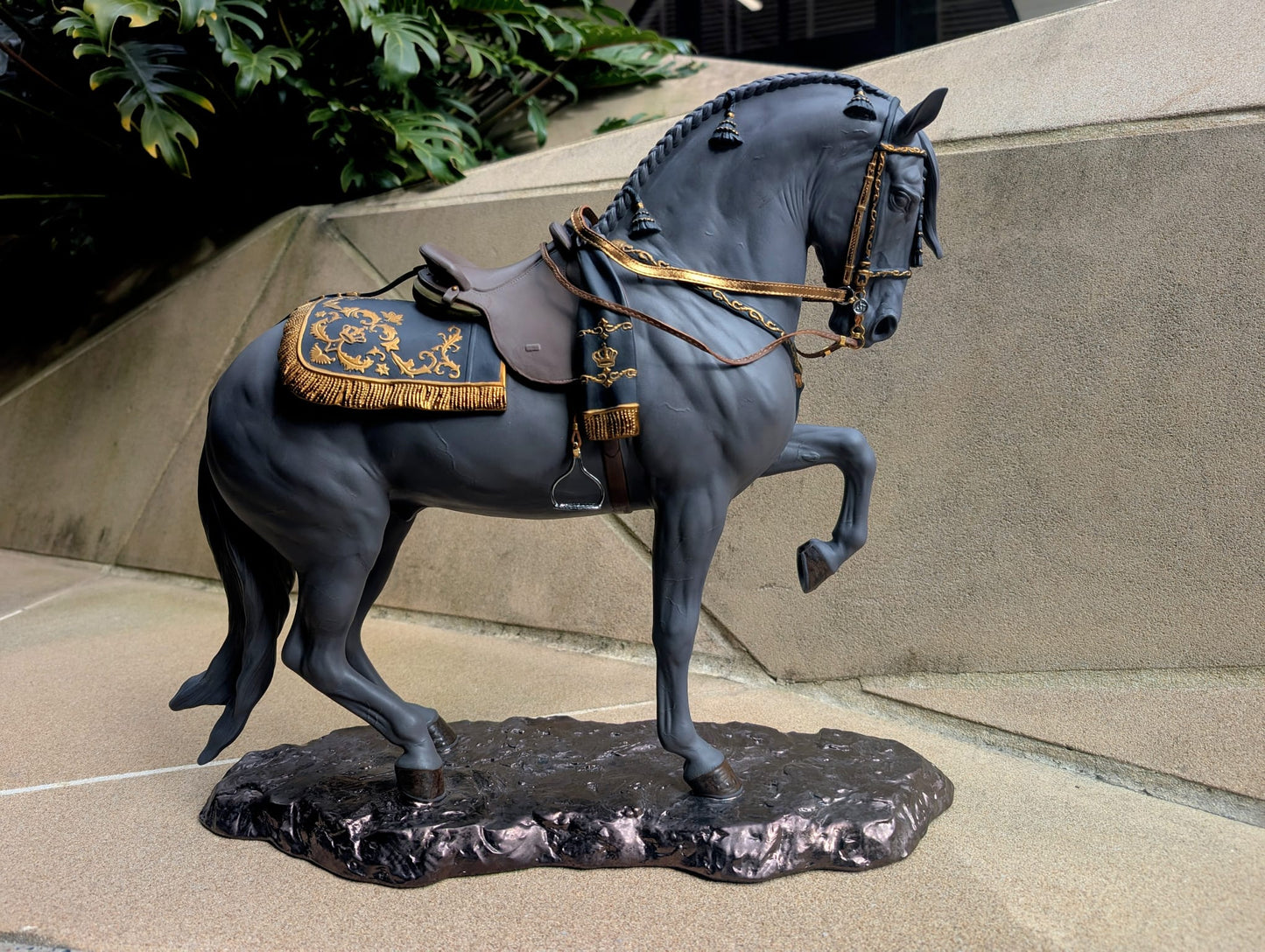 Lladro 01002041 Spanish Pure Breed Black Limited Edition Andalalusian Horse 7