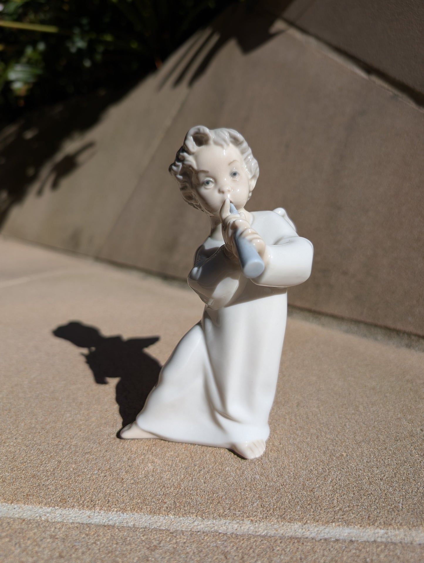 Buy Authentic Lladró Lladró Angel with Flute Figurine - FormFluent Sydney Australia