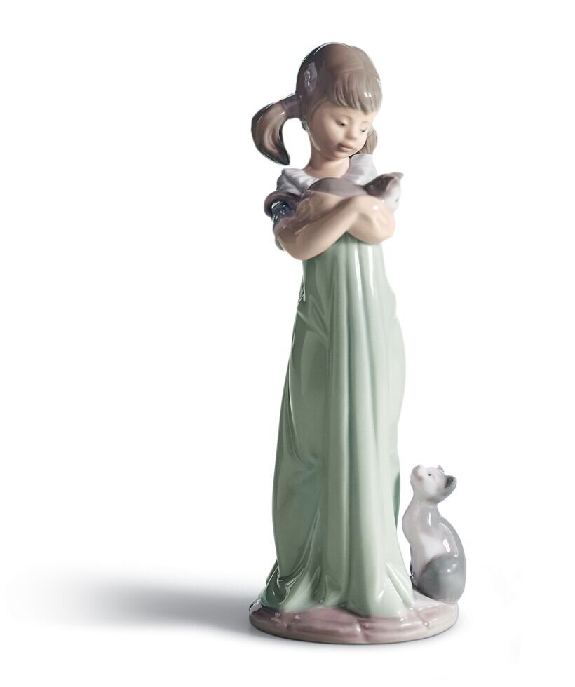 Don't Forget Me Girl Figurine - FormFluent