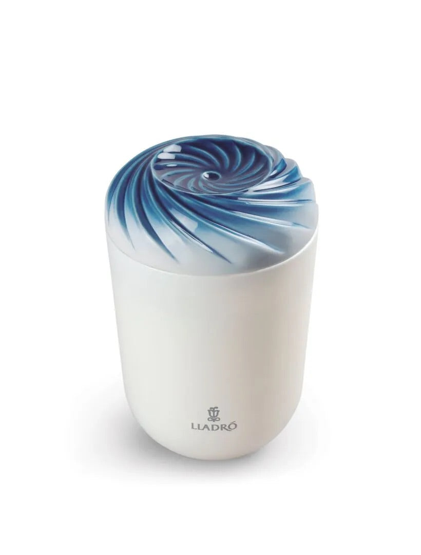 Echoes of Nature Candle - FormFluent
