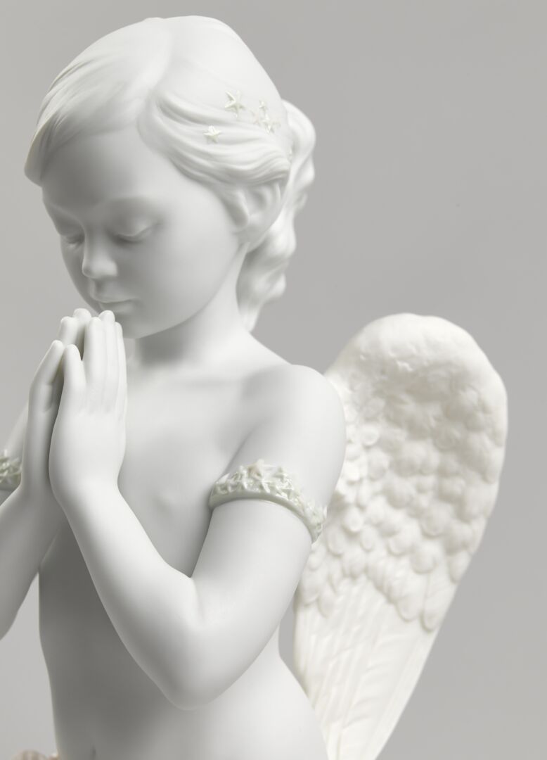 Lladró Heavenly Prayer Angel Sculpture FormFluent