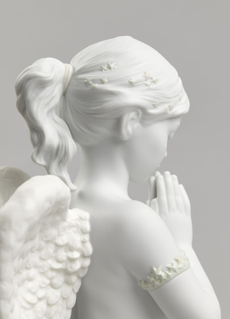 Lladró Heavenly Prayer Angel Sculpture FormFluent