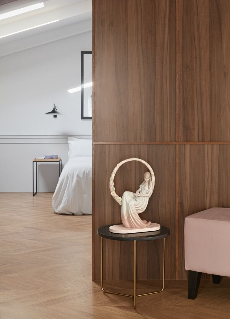 Lladró In Her Thoughts Woman Figurine FormFluent