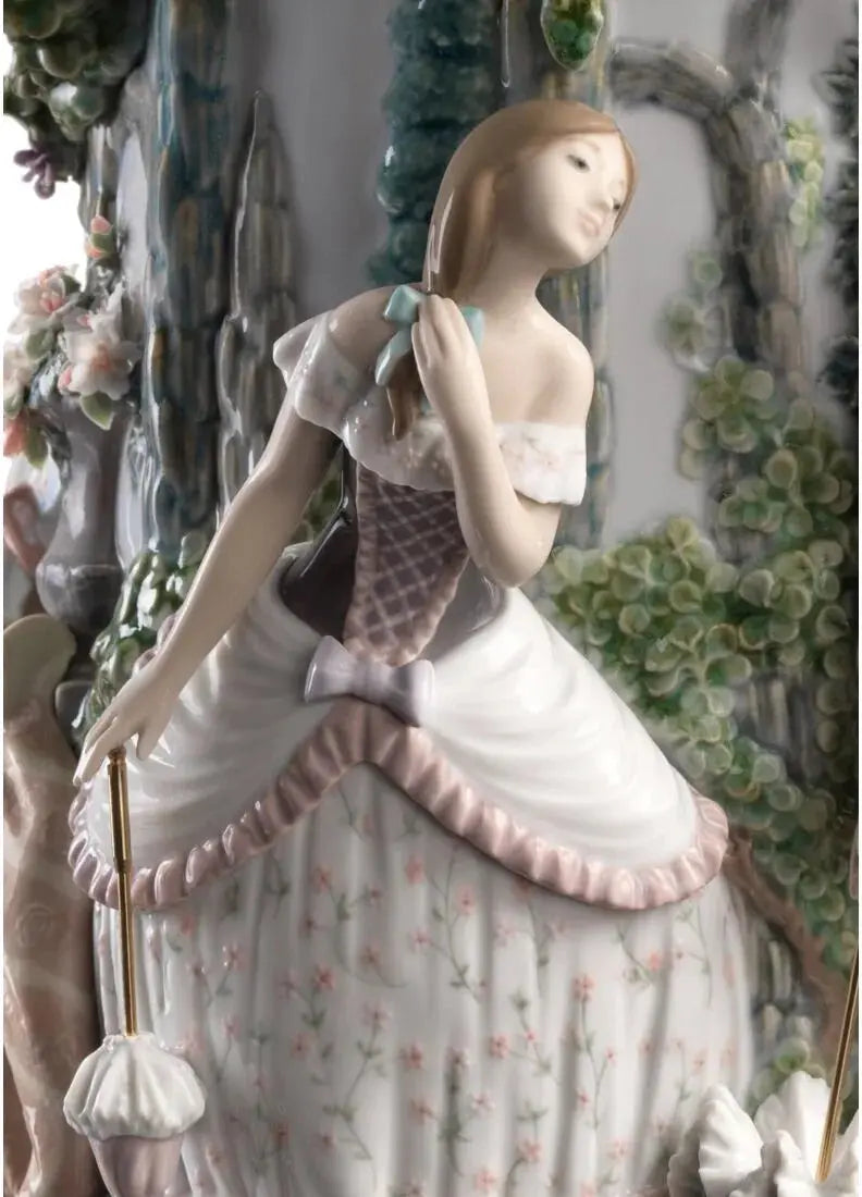 Lladró Ladies from Aranjuez Women Vase Limited Edition Vase by Lladró at FormFluent