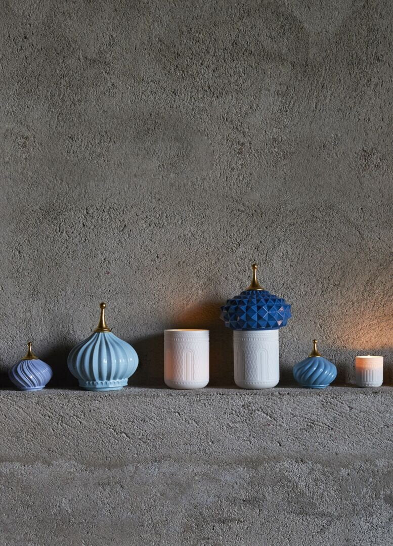 Buy Authentic Lladró Lladró Mauve Spire Candle 1001 Lights - Unbreakable Spirit Scent  - FormFluent Sydney Australia