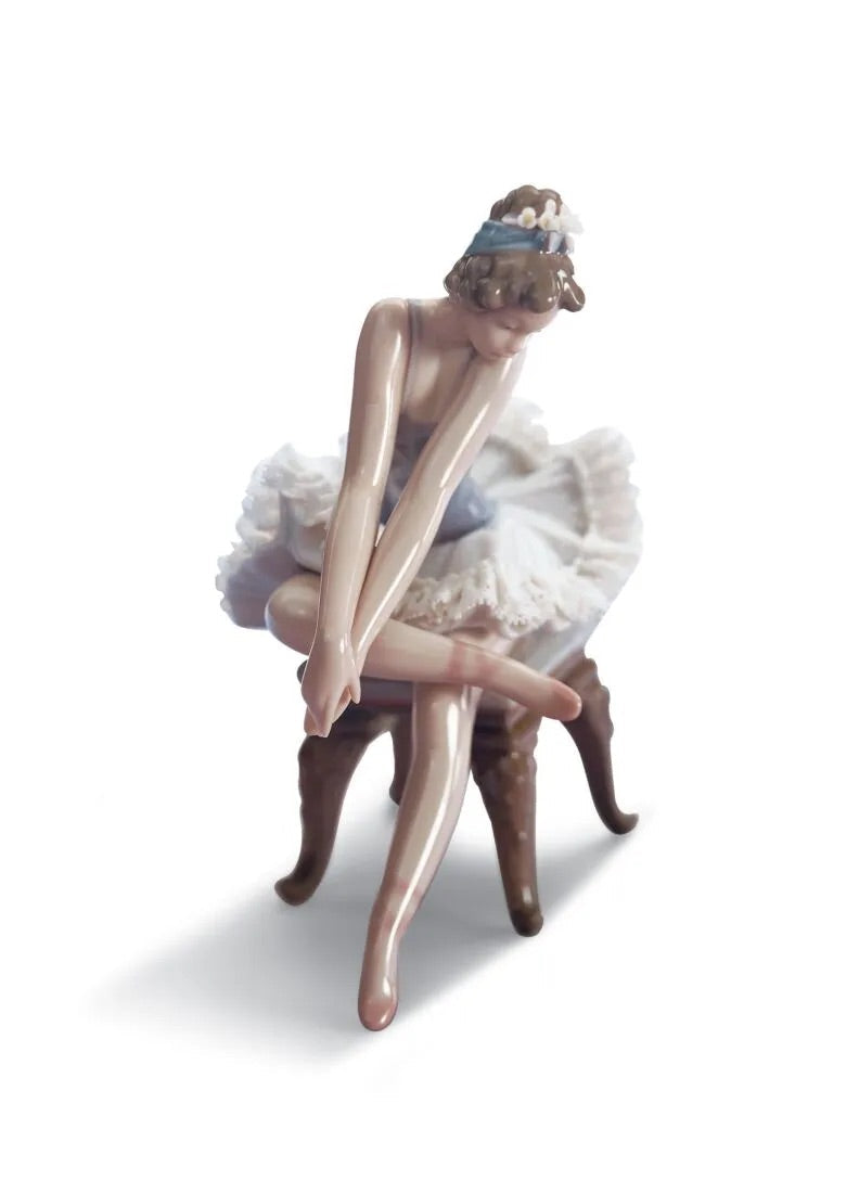 Buy Authentic Lladró Lladró Opening Night Girl Ballet Sculpture  - FormFluent Sydney Australia