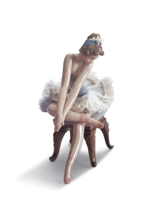 Buy Authentic Lladró Lladró Opening Night Girl Ballet Sculpture - FormFluent Sydney Australia