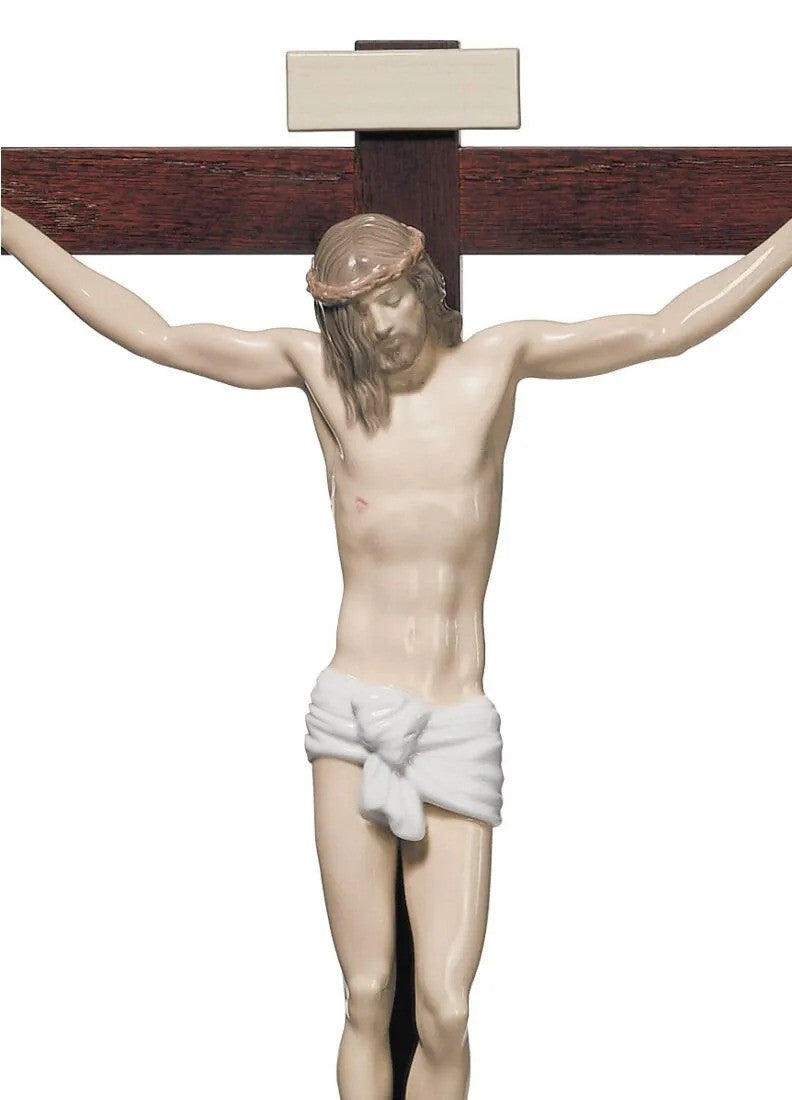 Lladró Our Savior Crucifix Figurine Tabletop   FormFluent