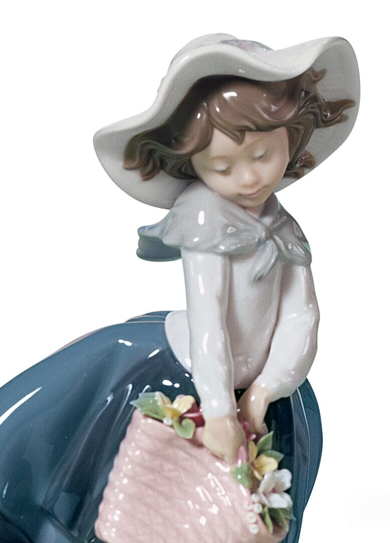 Pretty Pickings Girl Figurine - FormFluent