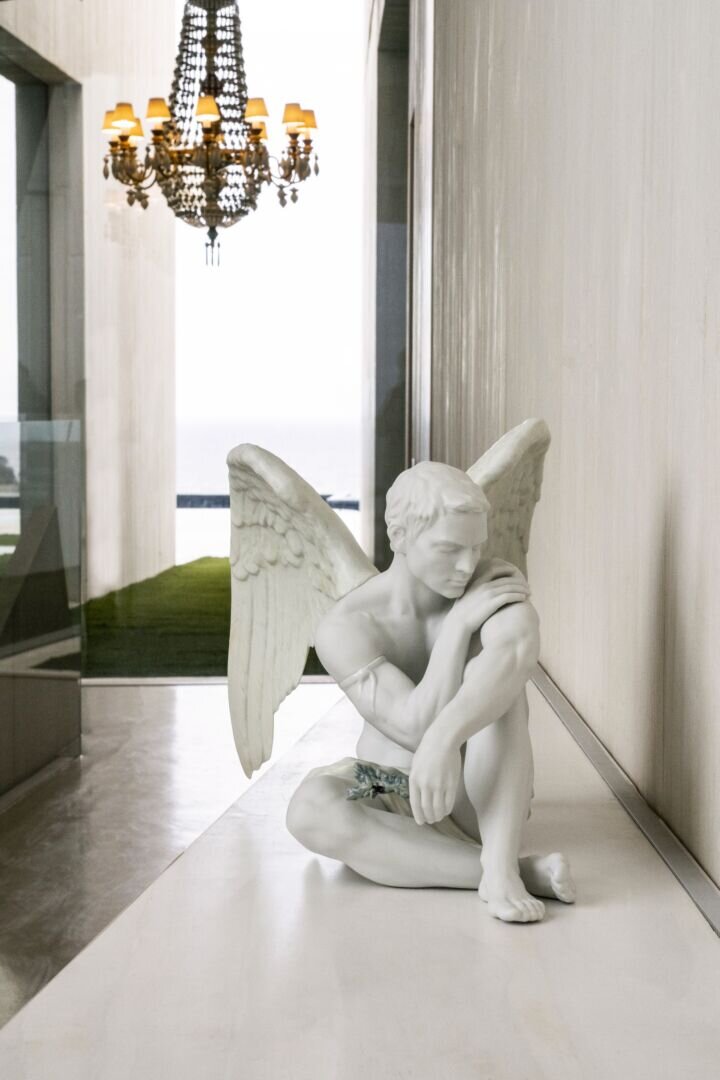 Lladró Protective Angel Figurine FormFluent