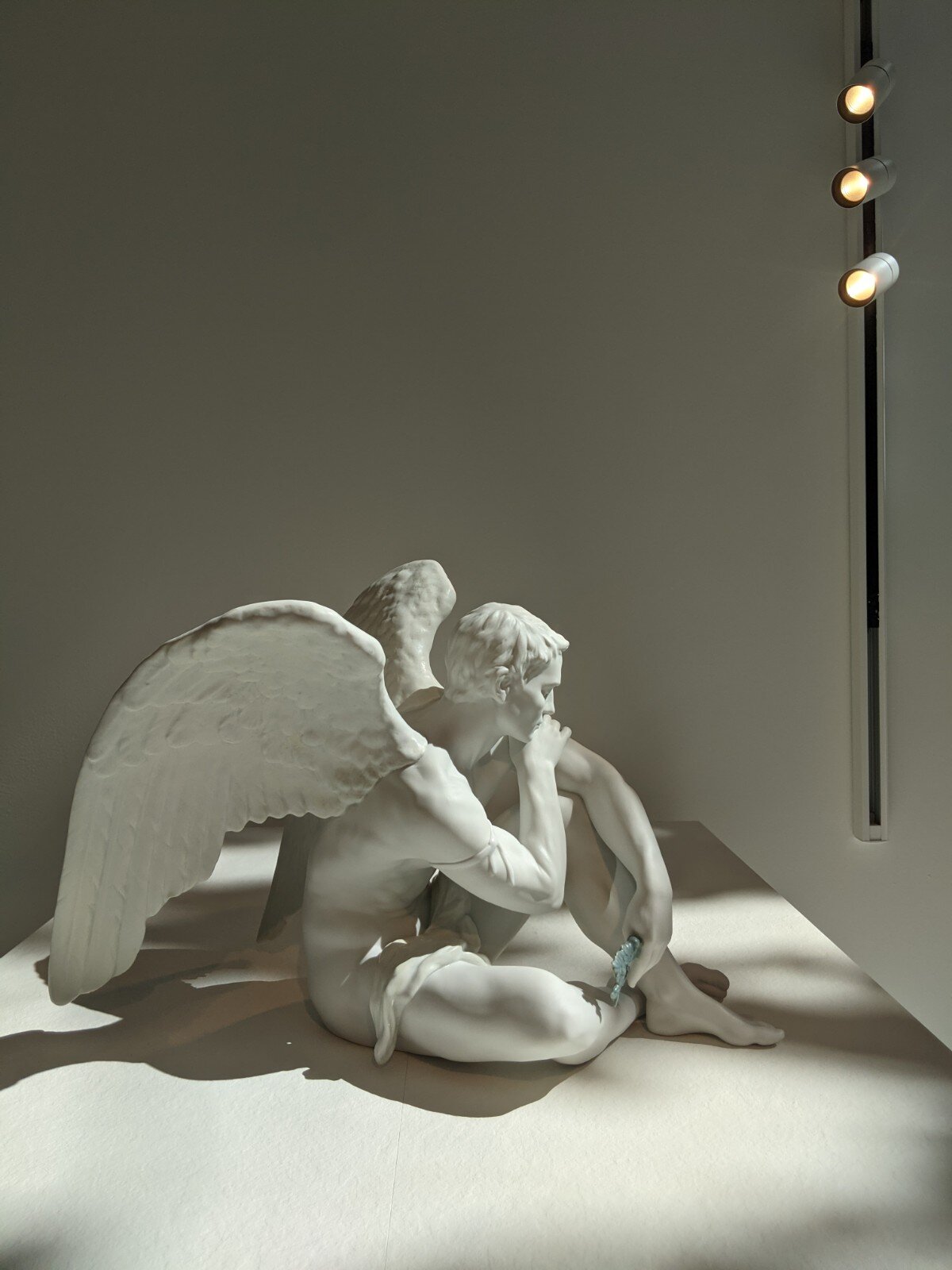 Lladró Protective Angel Figurine FormFluent