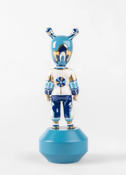 Lladró The Guest by Kzeng Jiang   FormFluent