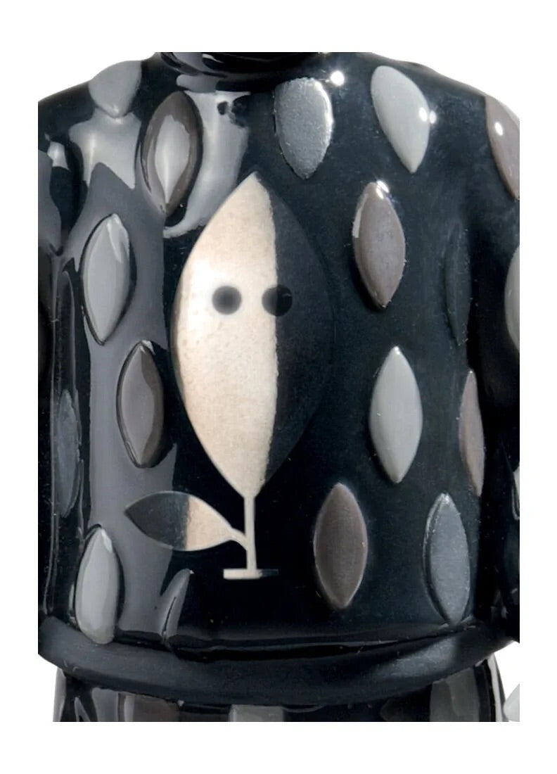 Buy Authentic Lladró Lladró The Guest by Rolito Sculpture Small Model Numbered Edition  - FormFluent Sydney Australia