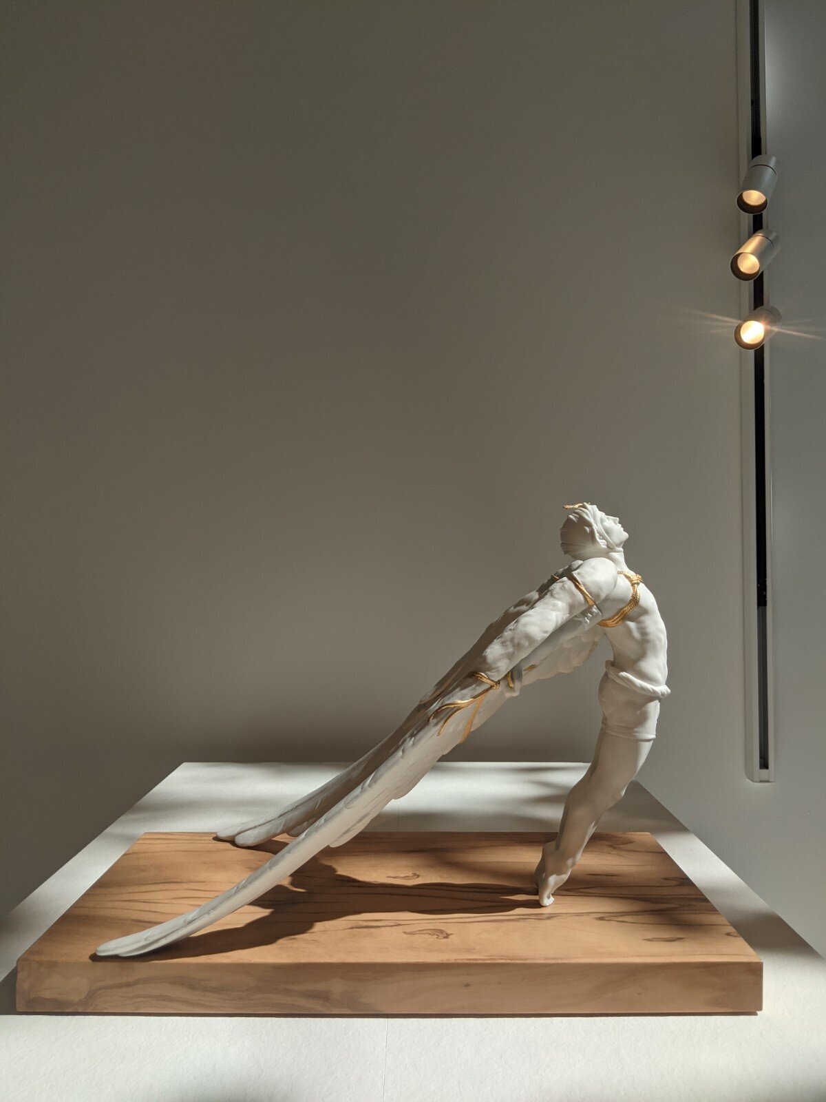 Buy Authentic Lladró Lladró Icarus Sculpture - FormFluent Sydney Australia