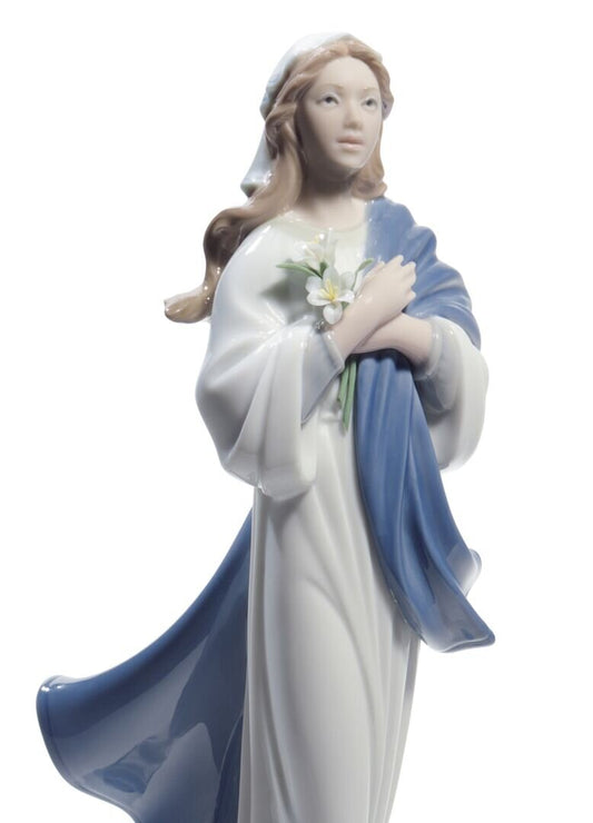 Lladró Blessed Virgin Mary Figurine   FormFluent