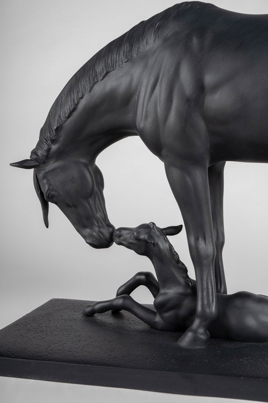 Lladró Mare and Foal Sculpture FormFluent