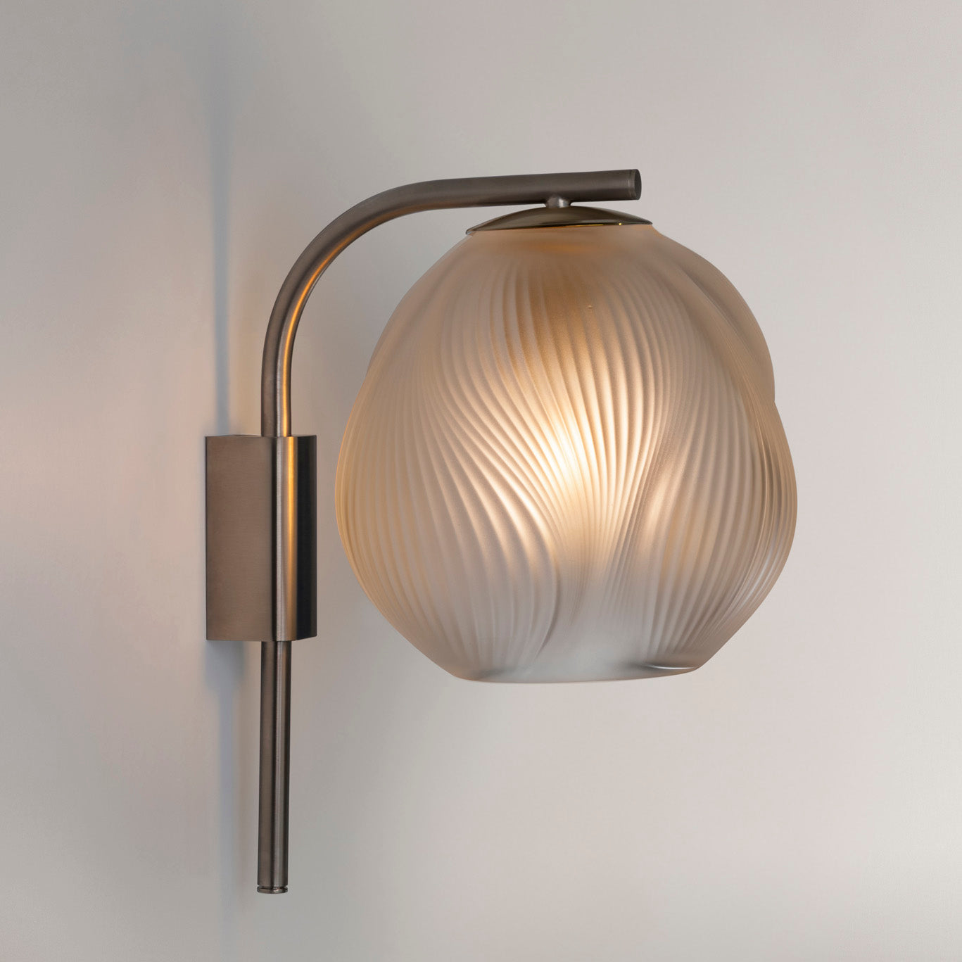 Lalique Alizé wall sconce - Nickle