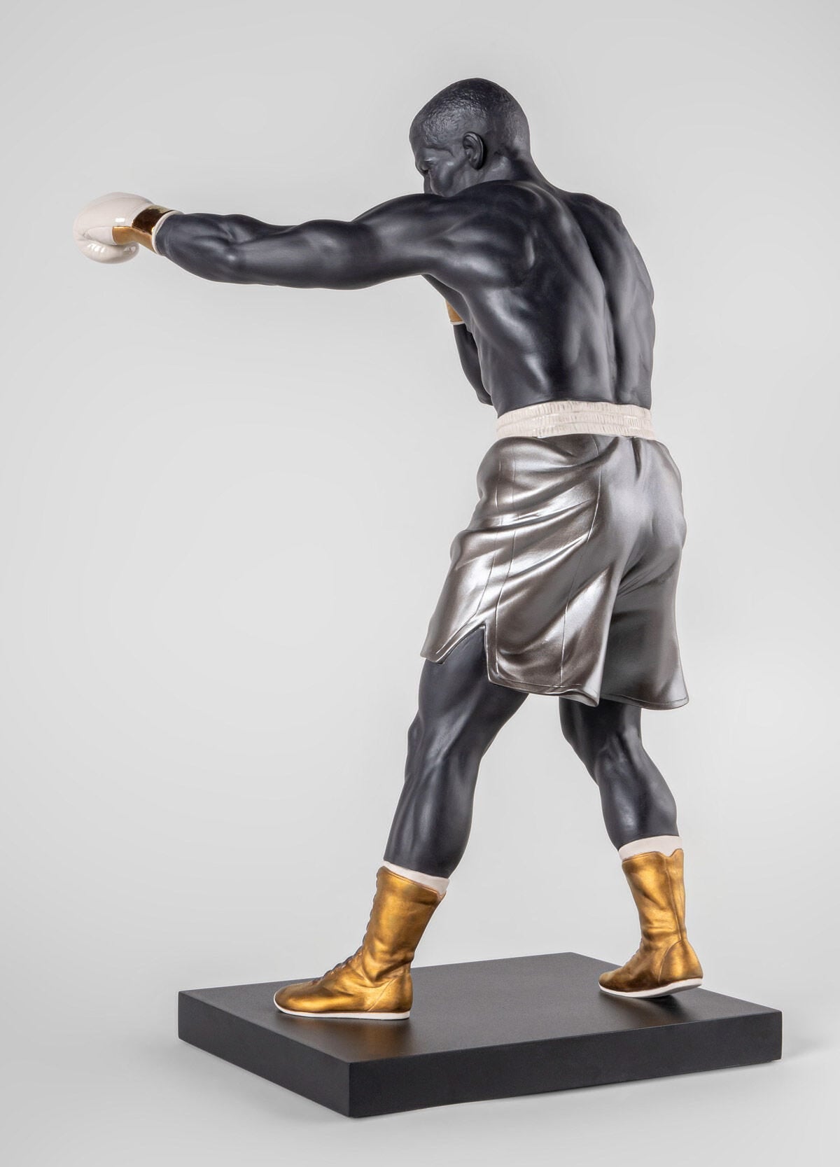 Lladró Boxer Sculpture Sculpture FormFluent