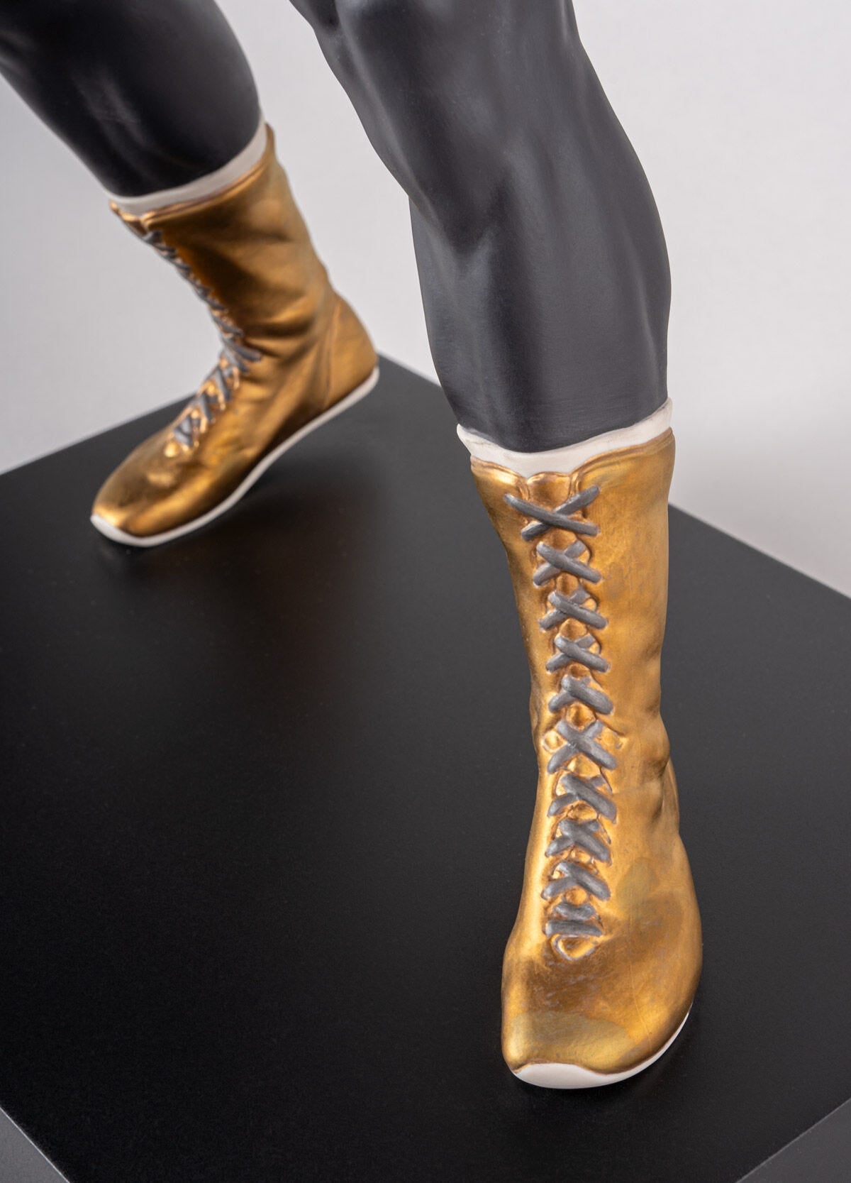 Lladró Boxer Sculpture Sculpture FormFluent