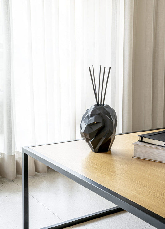 Lladró Lion perfume diffuser. Unbreakable spirit Scent   FormFluent