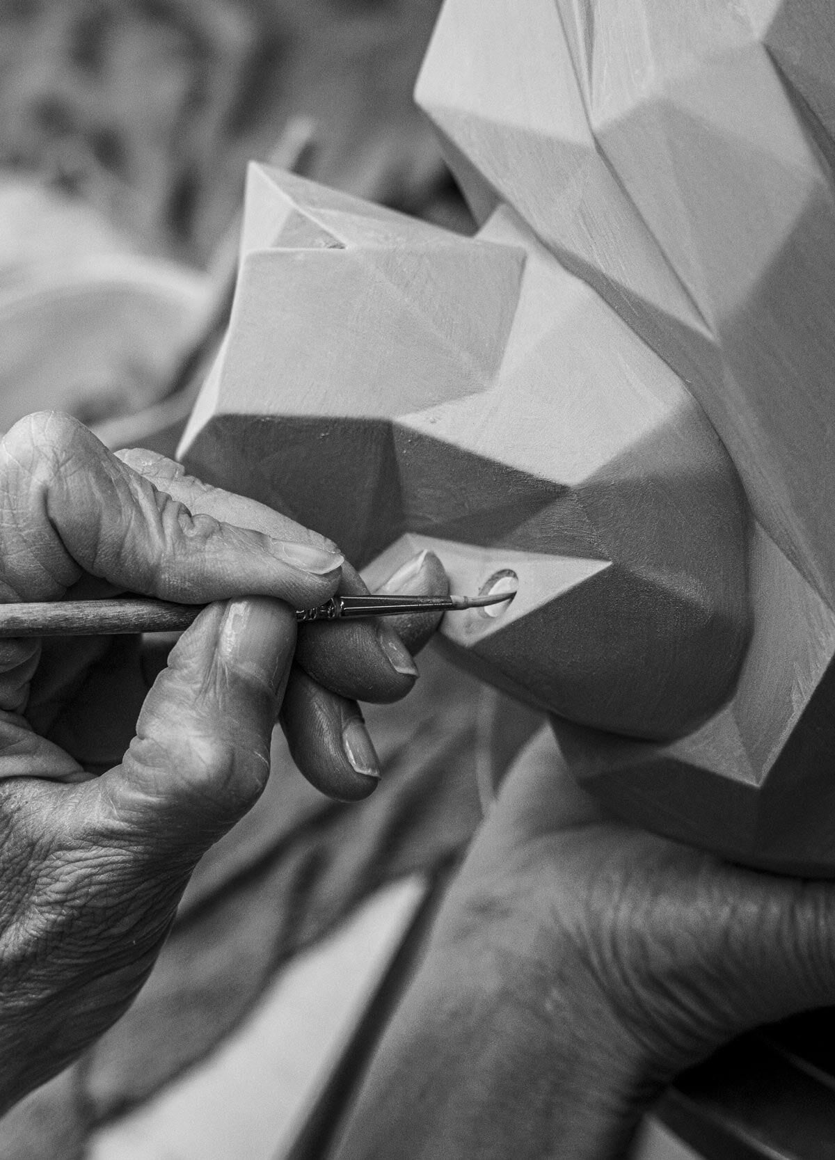 Lladró Lion perfume diffuser. Unbreakable spirit Scent by Lladró at FormFluent