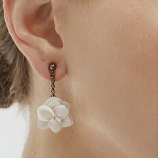 Orchid Fever The Exotic Flower Worth Fighting For - 01010227 Lladro Orchid Short Earrings
