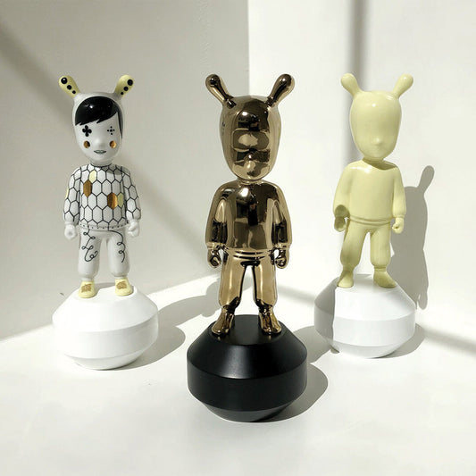 The Guest A Beginner's Guide to The Collectable Series - Lladro The Guest Collection - Lifestyle 2