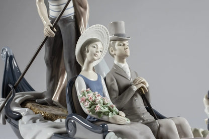 Lladró In The Gondola Couple Sculpture Numbered Edition Sculpture by Lladró at  FormFluent