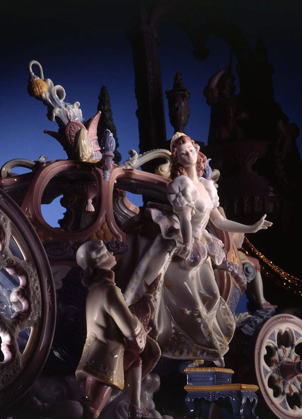 Lladró Cinderella's Arrival Sculpture Ltd Ed | FormFluent