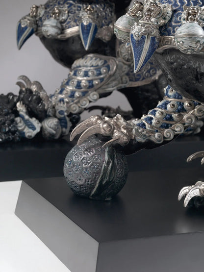  Lladró Guardian Lion Sculpture Black Limited Edition Sculpture by Lladró at  FormFluent