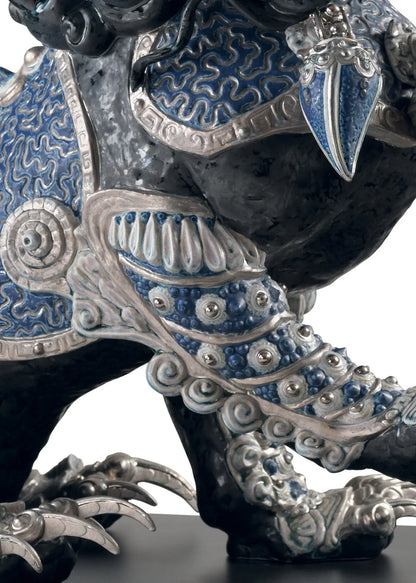  Lladró Guardian Lion Sculpture Black Limited Edition Sculpture by Lladró at  FormFluent