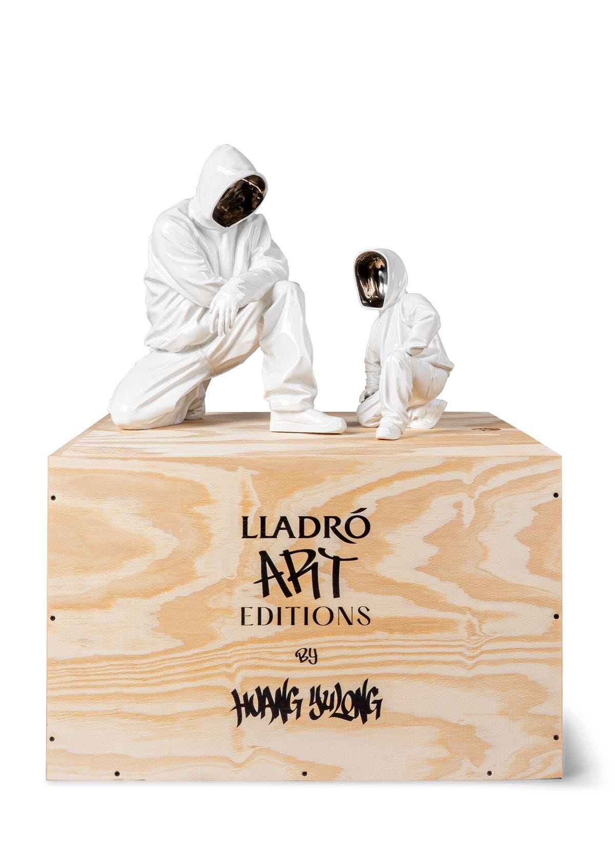 Lladró Theodosia – Respect Sculpture by Huang Yulong, 2026. Limited Edition - FormFluent