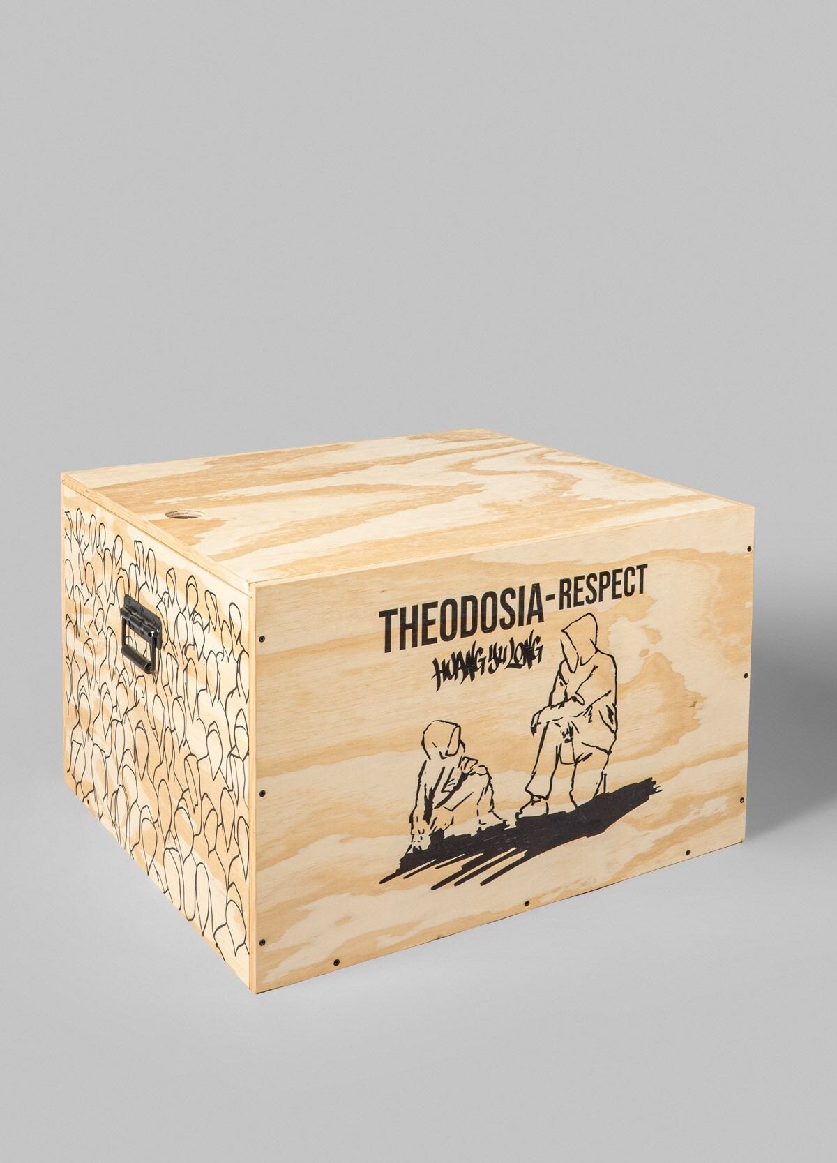 Lladró Theodosia – Respect Sculpture by Huang Yulong, 2026. Limited Edition - FormFluent