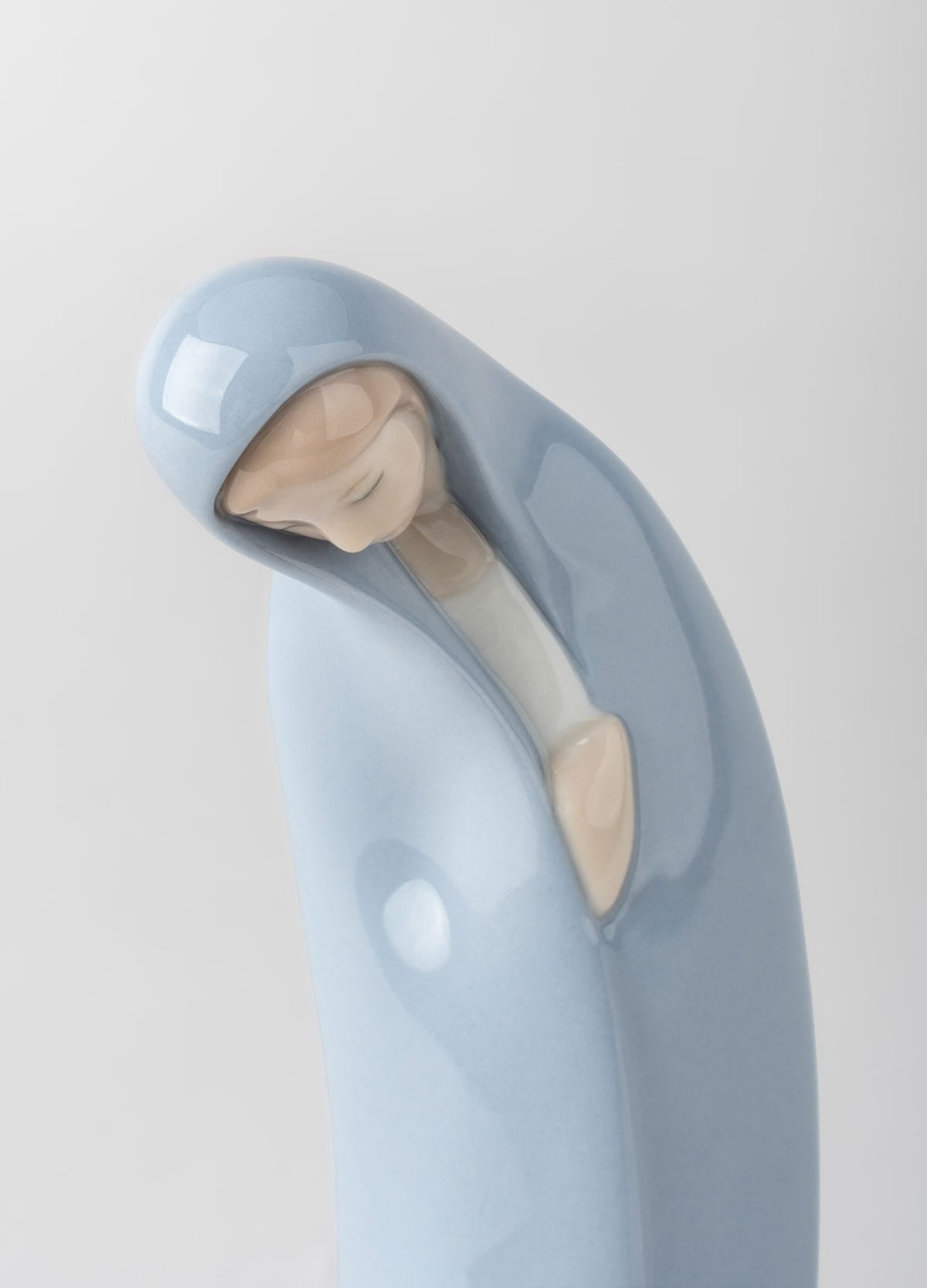 Lladró Madonna Nativity Figurine