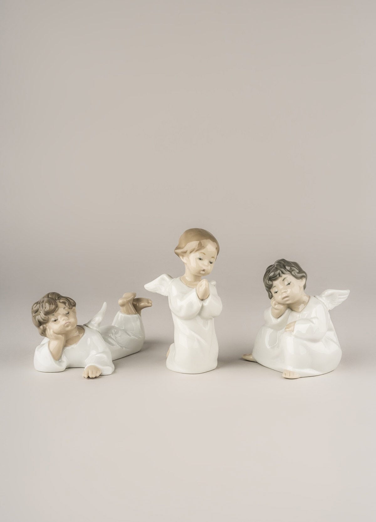  Lladró Angel Praying Figurine Sculpture by Lladró at  FormFluent