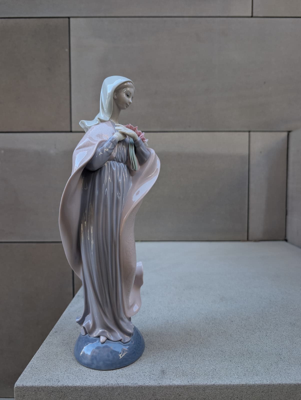 Lladró Our Lady with Flowers Virgin Mary Figurine