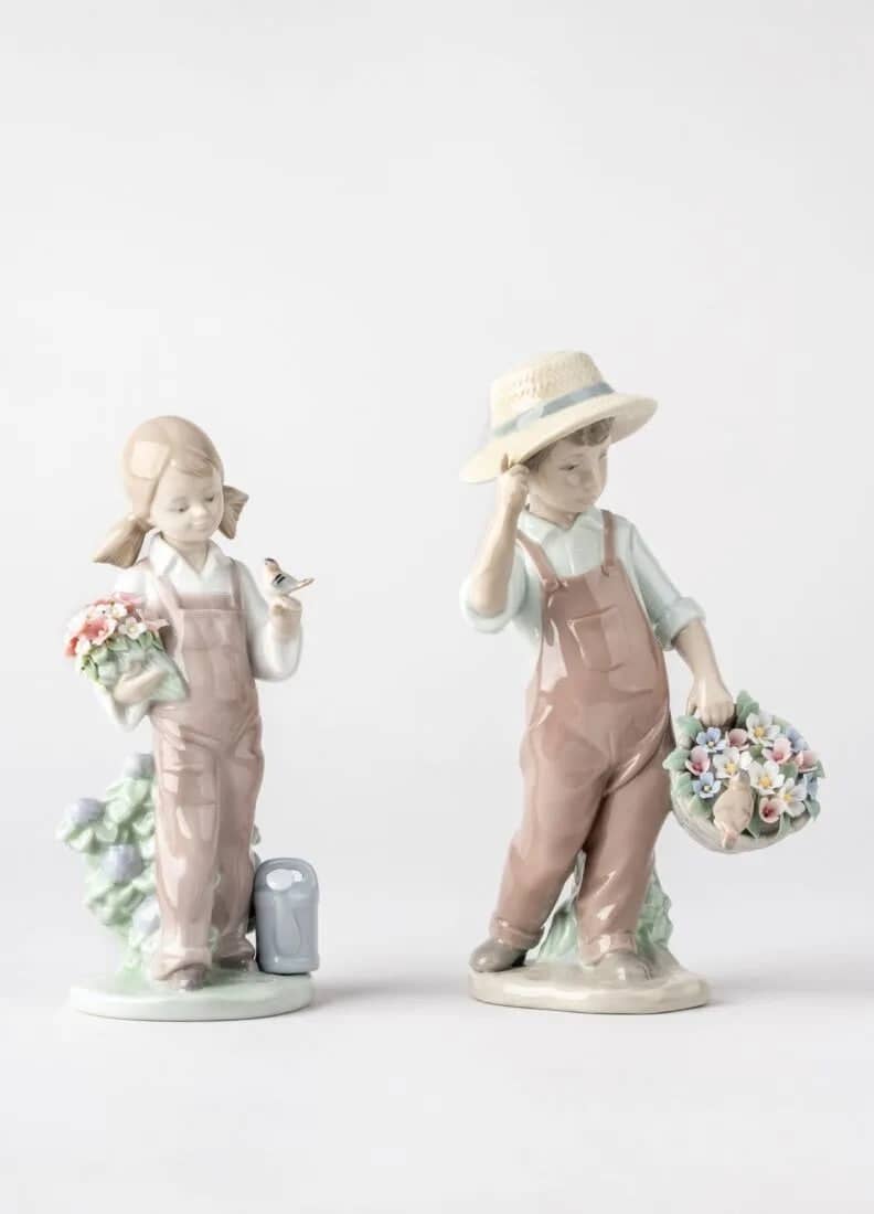 Lladró Spring Girl with Flower Bouquet Figurine – FormFluent