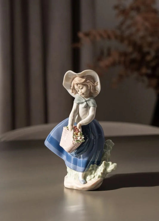 Buy Authentic Lladró Lladró Pretty Pickings Girl Figurine  - FormFluent Sydney Australia